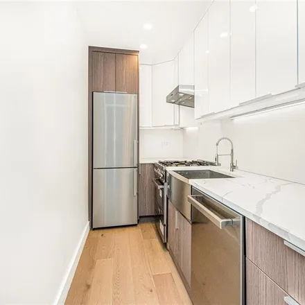 Image 6 - 3901 Independence Avenue, New York, NY 10471, USA - Condo for sale