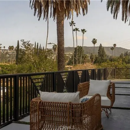 Image 3 - 4631 Brewster Drive, Los Angeles, CA 91356, USA - House for sale