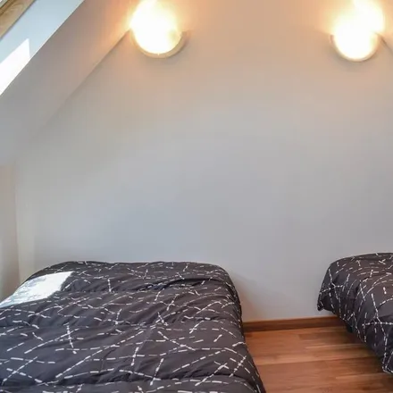 Rent this 2 bed apartment on 22220 Tréguier