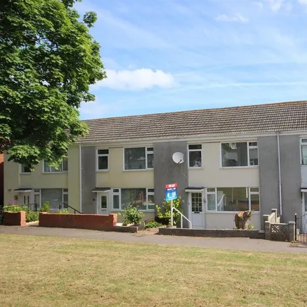 Rent this 3 bed townhouse on 41 Carlyon Gardens in Exeter, EX1 3AG