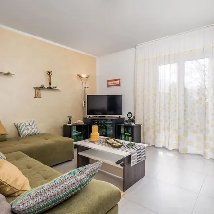 Rent this 3 bed apartment on Driving school Corsa Viskovo in Juraši 37, 51216 Marinići