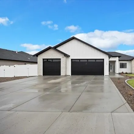 Buy this 4 bed house on Irene Street in Kimberly, Twin Falls County