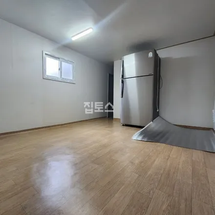 Rent this studio apartment on 서울특별시 강남구 논현동 271-8