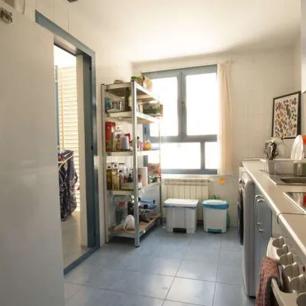 Image 2 - Calle del Jacobeo, 28044 Madrid, Spain - Apartment for rent