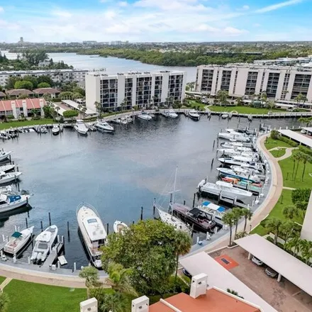 Image 4 - 977 Sweetwater Lane, Harbor East, Boca Raton, FL 33431, USA - Condo for sale