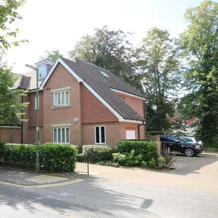 Rent this 2 bed apartment on St John's School in Garlands Road, Leatherhead