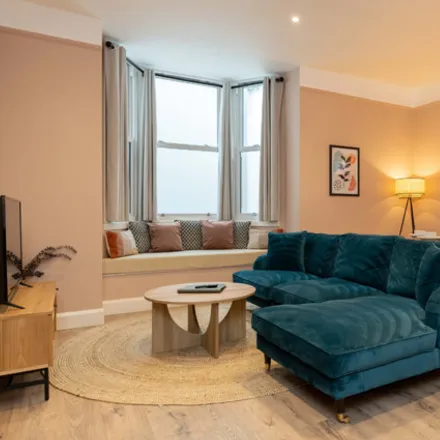 Rent this 2 bed room on 93 Hammersmith Grove in London, W6 0NQ
