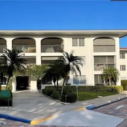Buy this 1 bed condo on 19 Highpoint Circle West in Collier County, FL 34103