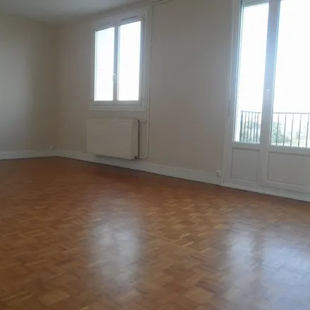 Rent this 3 bed apartment on 9 Rue Louis Rolland in 18000 Bourges, France