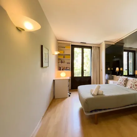 Rent this 3 bed apartment on Gran Via de les Corts Catalanes (lateral mar) in 530, 08001 Barcelona