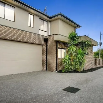 Rent this 3 bed townhouse on 85 Broadway in Bonbeach VIC 3196, Australia