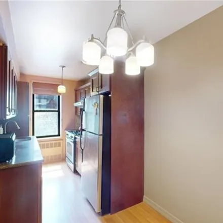 Image 3 - 33-26 92nd Street, New York, NY 11372, USA - Apartment for sale