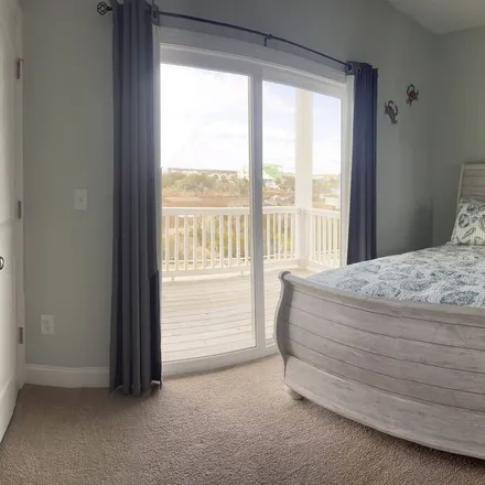 Rent this 6 bed townhouse on North Topsail Beach