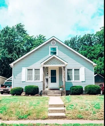 Buy this 4 bed house on 619 Franklin Avenue in Marshall, MO 65340