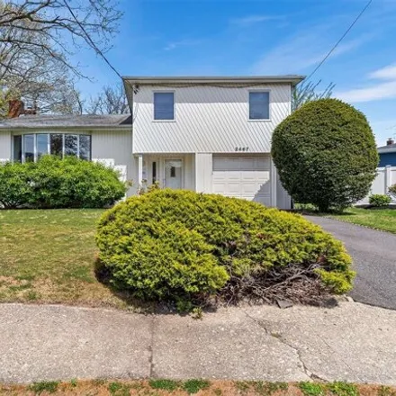 Buy this 4 bed house on 2467 Logue Street in North Bellmore, NY 11710