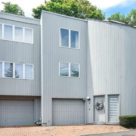 Buy this 3 bed condo on 16 Sands Ct Unit 16 in Port Washington, New York