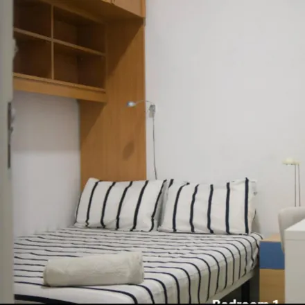 Rent this 3 bed room on Carrer de Nàpols in 268, 08013 Barcelona