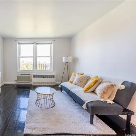 Image 3 - 97-07 67th Avenue, New York, NY 11374, USA - Apartment for sale