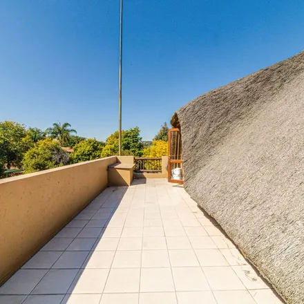 Image 2 - Dove Drive, Douglasdale, Randburg, 2155, South Africa - Apartment for rent