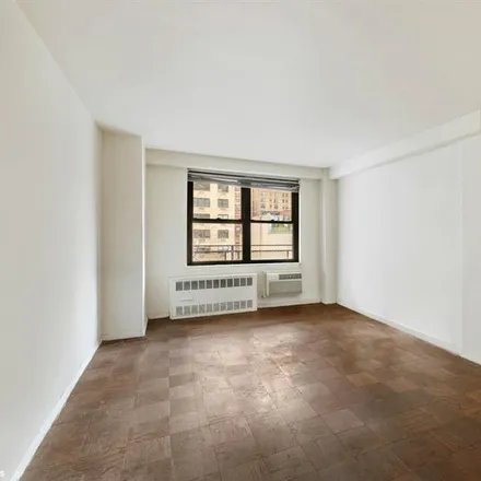 Image 8 - 345 EAST 81ST STREET 7N in New York - Apartment for sale
