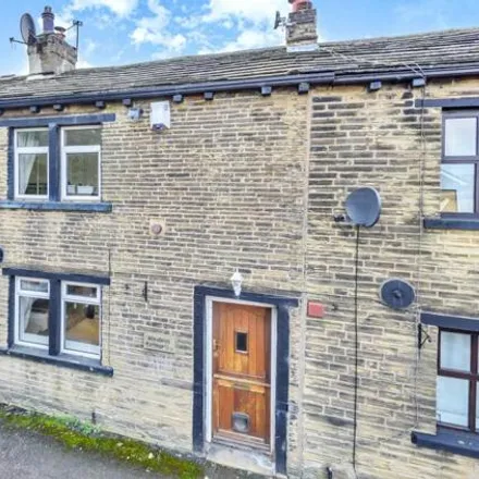 Buy this 2 bed townhouse on 322 Bradford Road in Farsley, LS28 7TQ