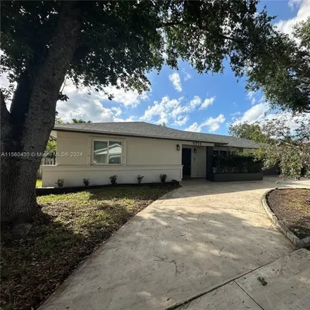 Image 2 - 5719 Southwest 118th Avenue, Cooper City, FL 33330, USA - House for rent