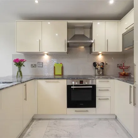Rent this 3 bed apartment on 15 Cassilis Road in Millwall, London