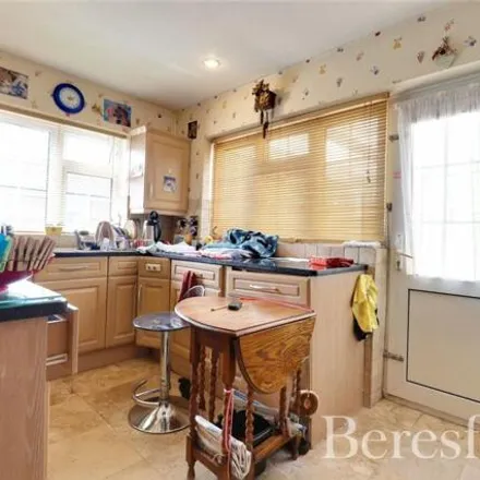 Image 4 - unnamed road, Brentwood, CM15 9AH, United Kingdom - House for sale