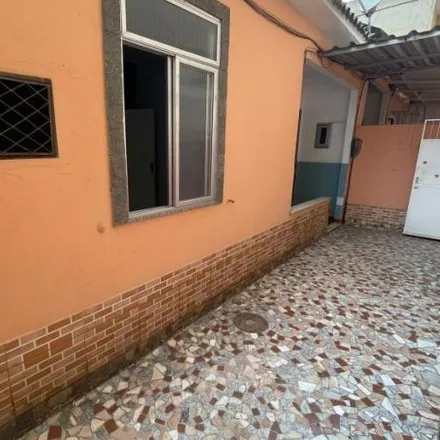 Rent this 2 bed house on Rua Professor Henrique Ferreira Gomes in Centro, Duque de Caxias - RJ