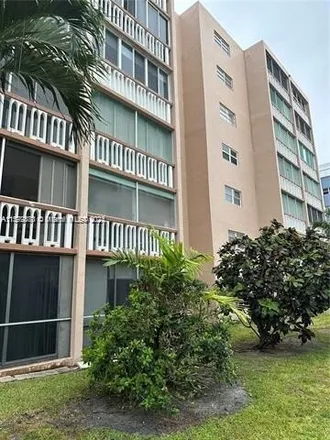 Buy this 1 bed condo on Northeast 3rd Street in Hallandale Beach, FL 33009