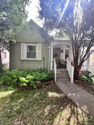 Buy this 3 bed house on 216 North Alexander Avenue in Royal Oak, MI 48067