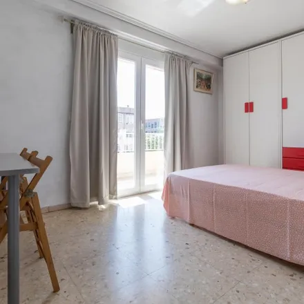 Rent this 5 bed room on Carrer de l'Actor Llorens in 13, 46021 Valencia