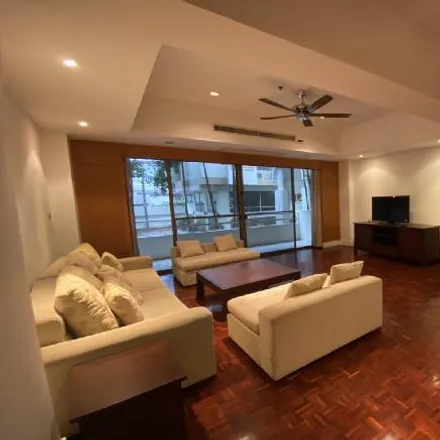 Rent this 3 bed apartment on Phrom Phong