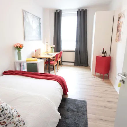 Rent this 8 bed apartment on Bismarckstraße 85 in 40210 Dusseldorf, Germany