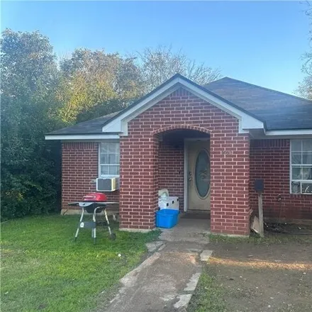 Buy this 4 bed house on 2875 North 24th Street in Waco, TX 76708