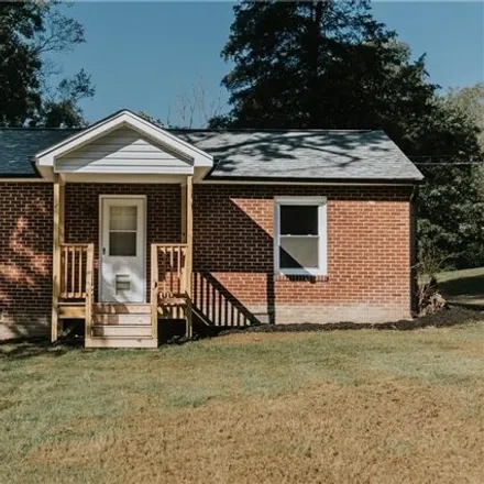 Buy this 1 bed house on Carver Park Road in Thomasville, NC 27360