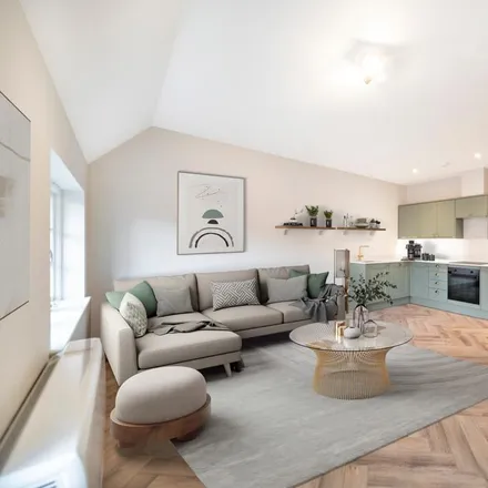 Rent this 2 bed apartment on 13 South Street in Farnham, GU9 7QX