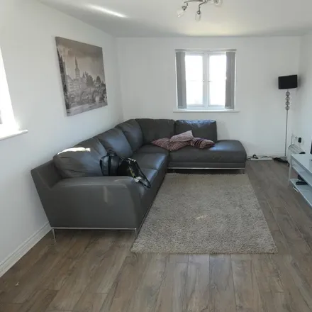 Image 4 - Snowgoose Way, Newcastle-under-Lyme, ST5 2GA, United Kingdom - Apartment for rent
