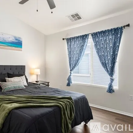 Image 2 - 2402 East 5th Street, Unit 1579 - Townhouse for rent