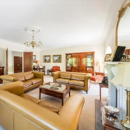 Image 7 - Bishops Down Park Road, Royal Tunbridge Wells, TN4 8GL, United Kingdom - House for sale