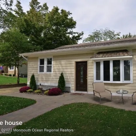 Rent this 3 bed house on 539 West Lincoln Avenue in Oakhurst, Ocean Township