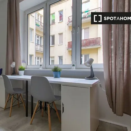 Rent this 4 bed room on Sienna in 00-825 Warsaw, Poland