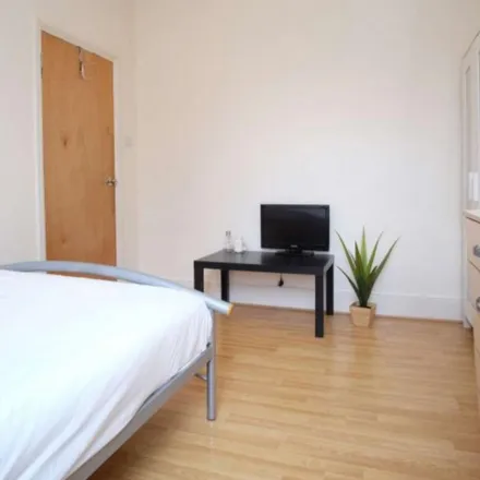 Rent this 8 bed room on Burghley Road in London, N8 0DG