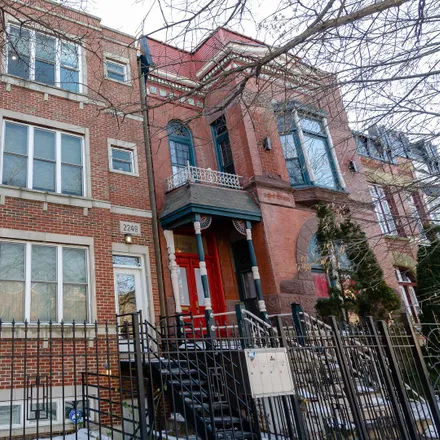 Buy this 2 bed house on 2247 West Monroe Street in Chicago, IL 60612