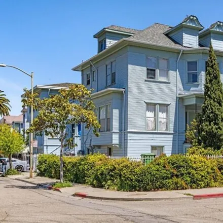Buy this 1studio house on 1608 Myrtle Street in Oakland, CA 94617