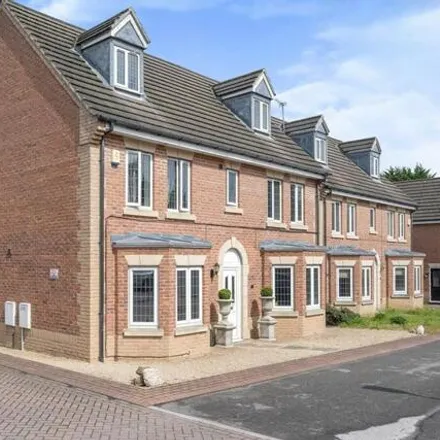 Buy this 5 bed house on Apple Tree Way in Doncaster, DN4 7ND