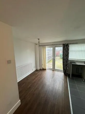 Image 3 - Brusselton Close, Middlesbrough, TS5 8SL, United Kingdom - Townhouse for rent