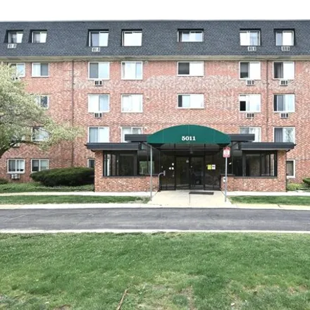 Buy this 2 bed condo on 5015 South Valley Lane in Streamwood, IL 60107