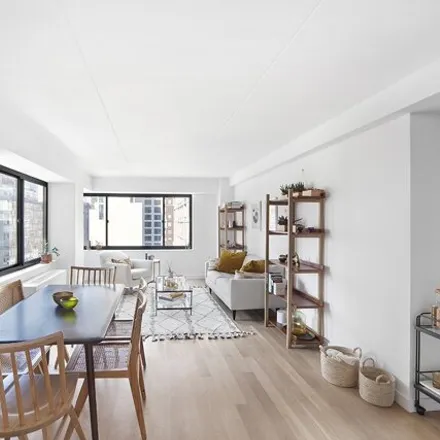 Rent this 2 bed apartment on 200 East 87th Street in New York, NY 10028