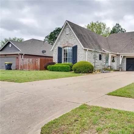 Buy this 3 bed house on 11738 South Gum Avenue in Jenks, OK 74037